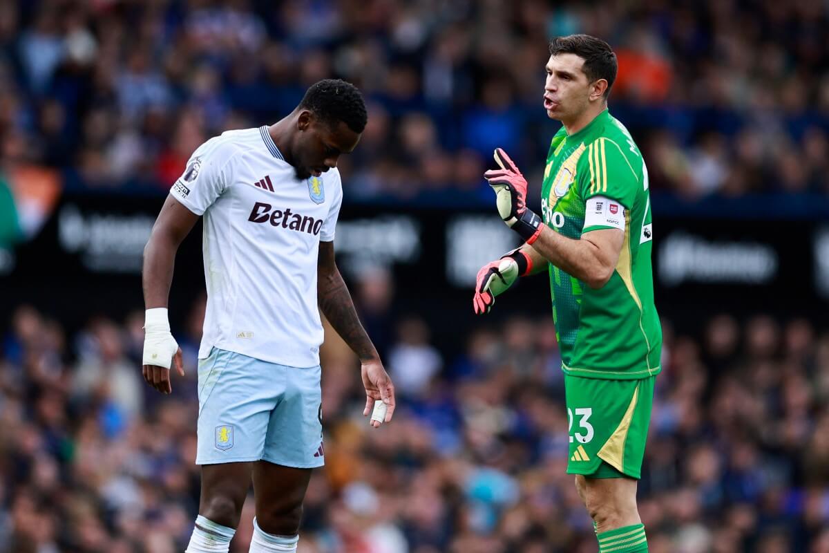 john duran and emi martinez playing for aston villa in the premier league.